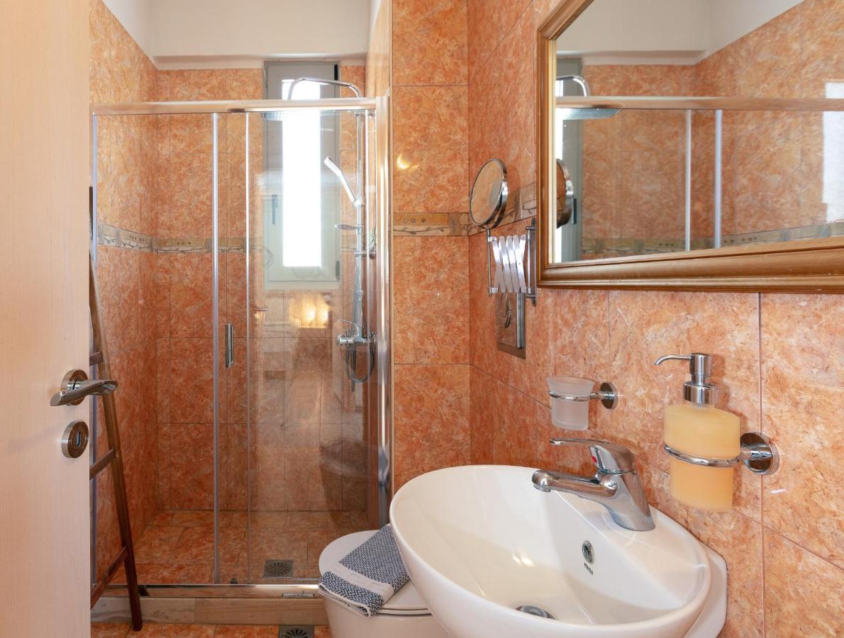 Evgoro Luxury Villa