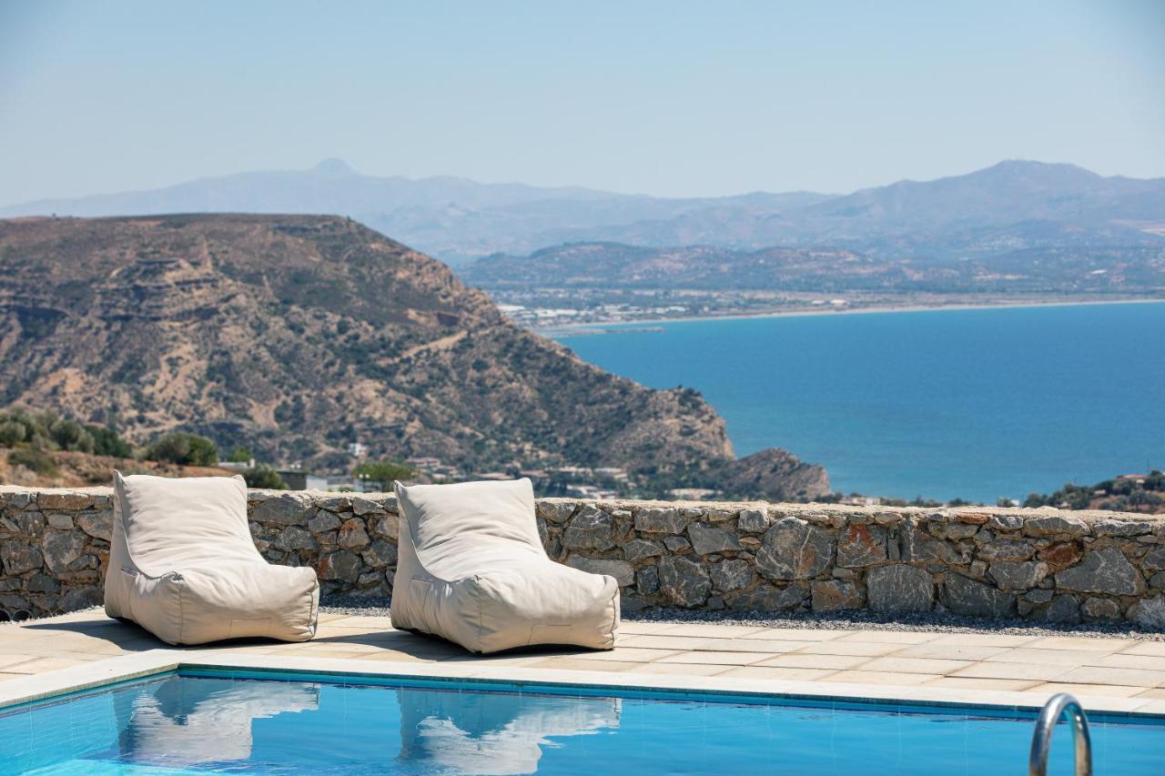Evgoro Luxury Villa *