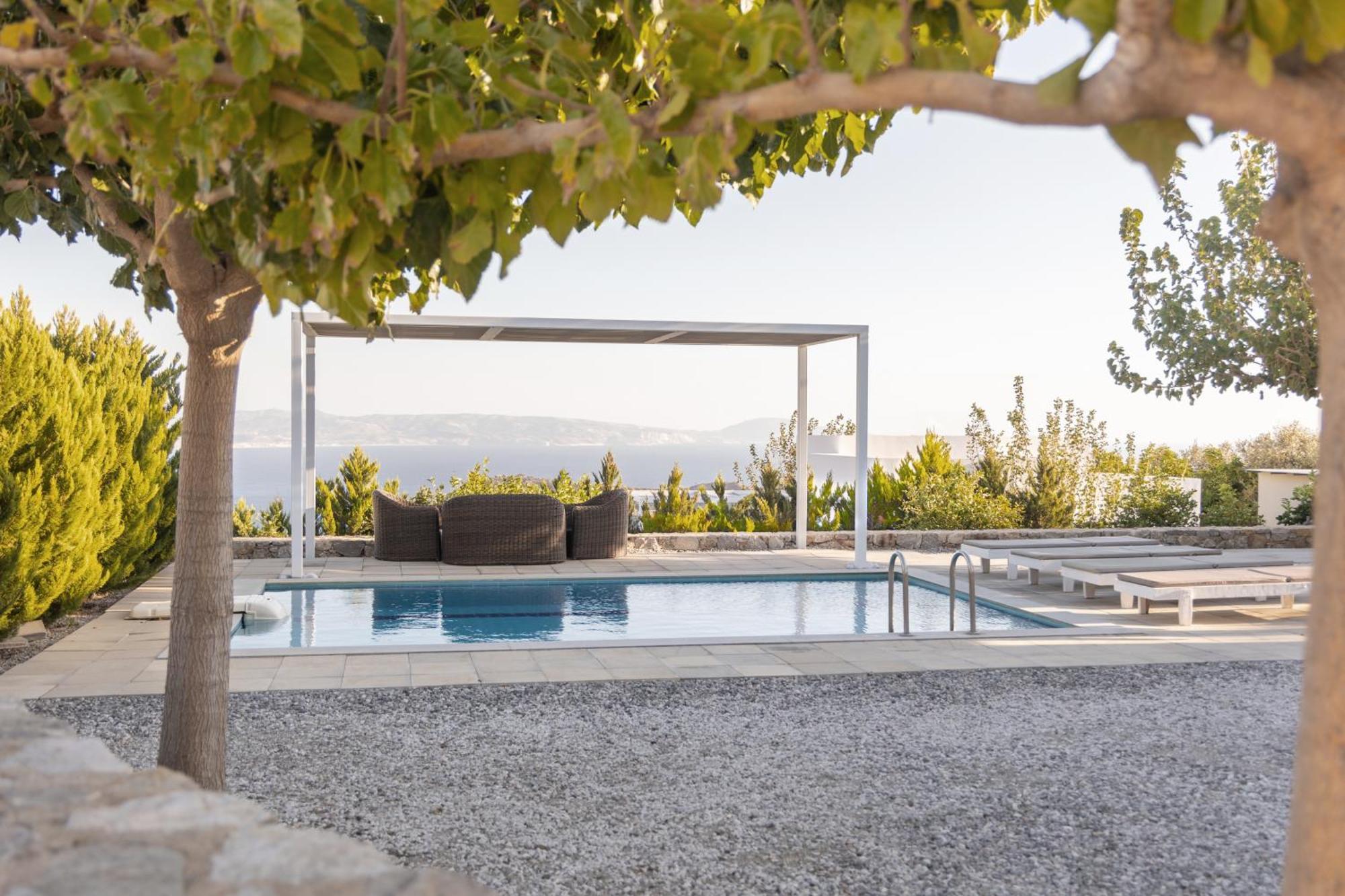 Evgoro Luxury Villa *