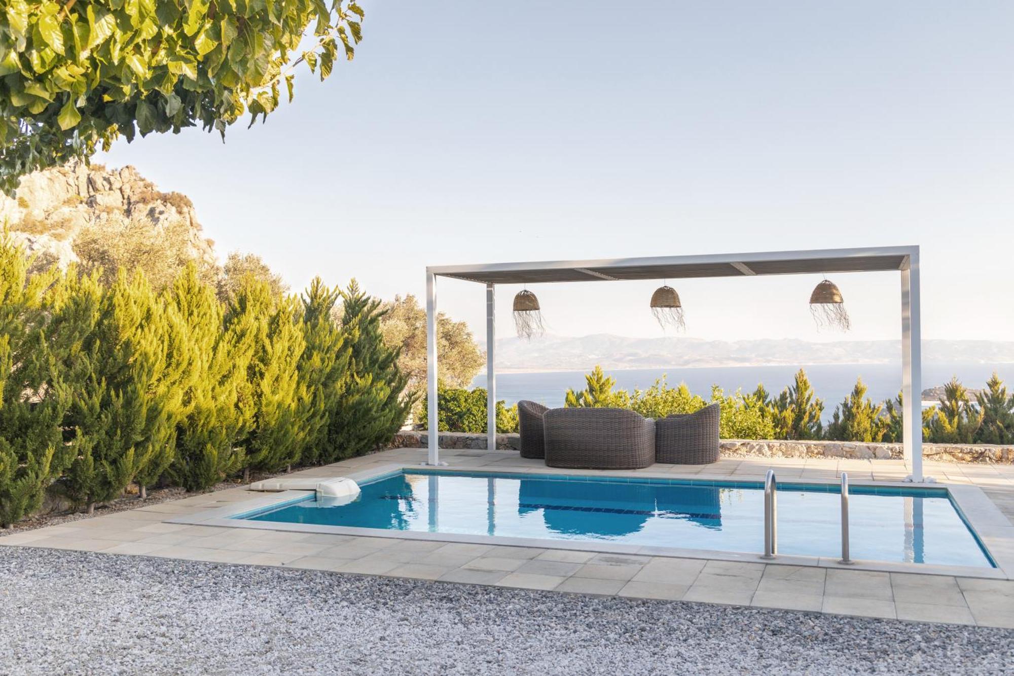Evgoro Luxury